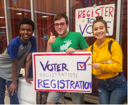 Green River Community College students registering to vote
